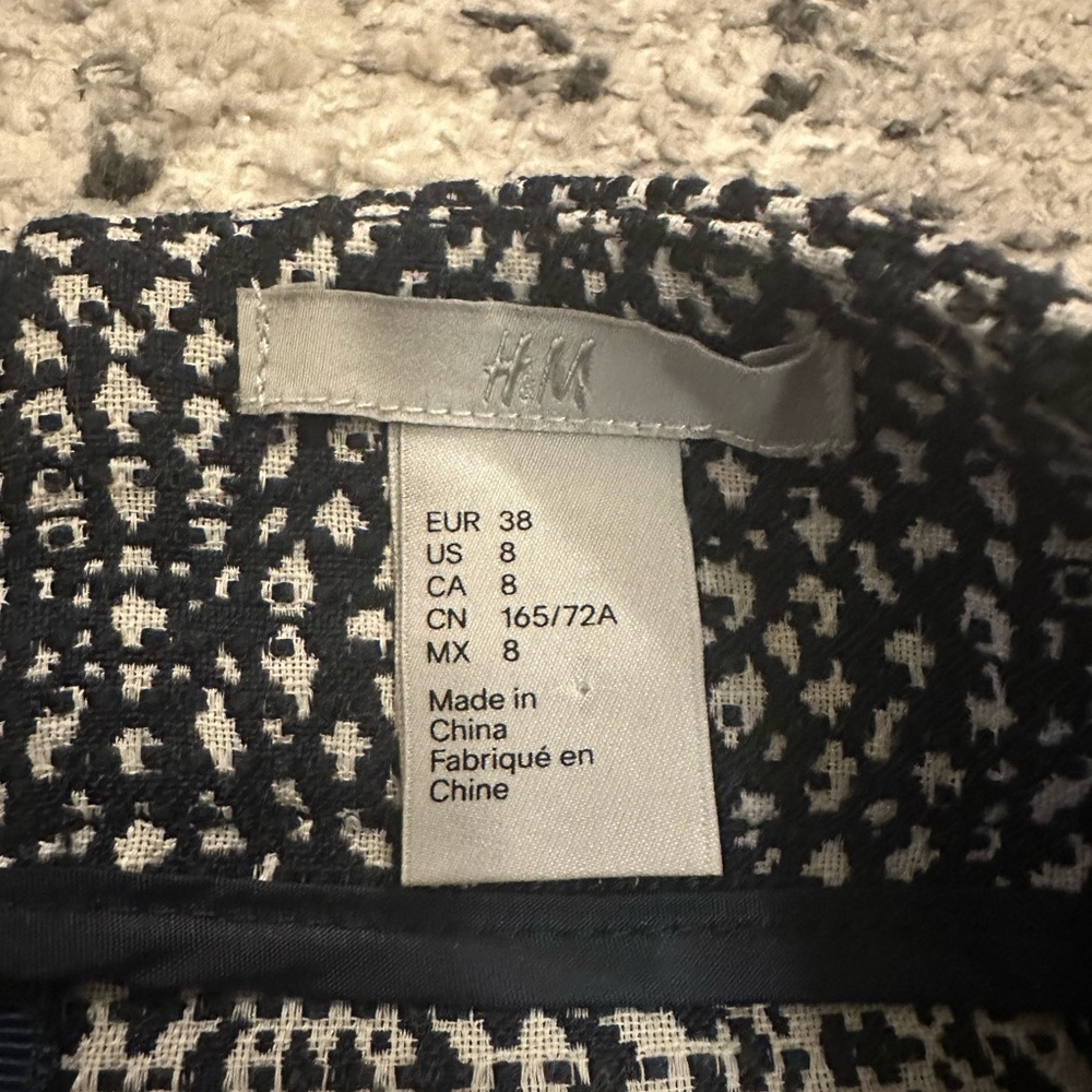 H&M patterned skirt - Picture 2 of 3